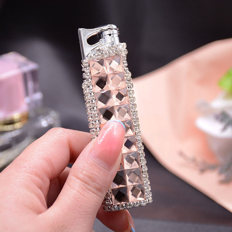 Le Briquet "Pink Diamond" – Flamme Turquoise Édition