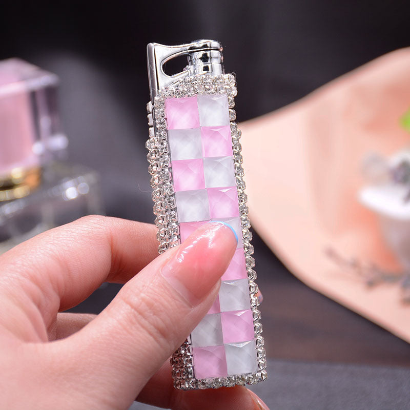 Le Briquet "Pink Diamond" – Flamme Turquoise Édition